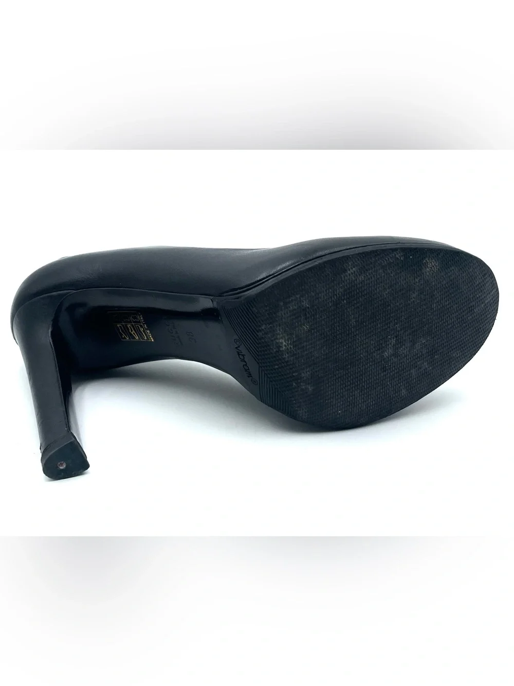 Gucci Black Round Toe Pumps Size 38